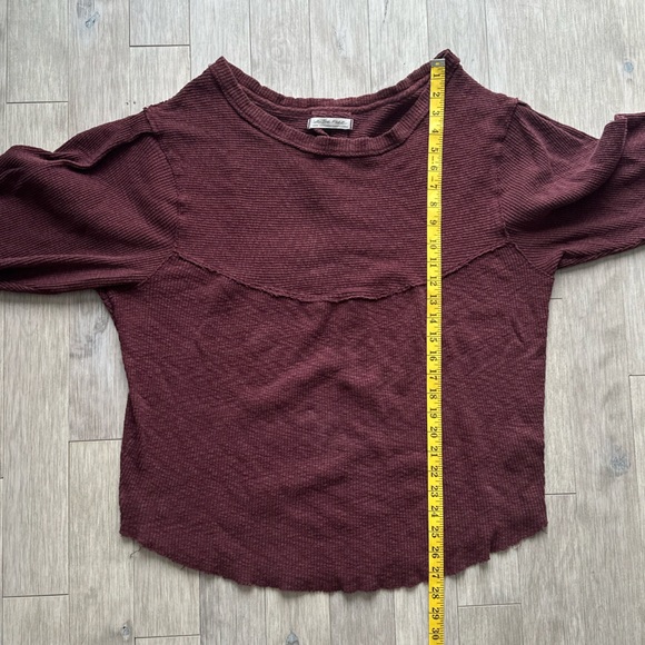 We The Free Off-the-Shoulder Burgundy Sweater Large - Picture 6 of 7